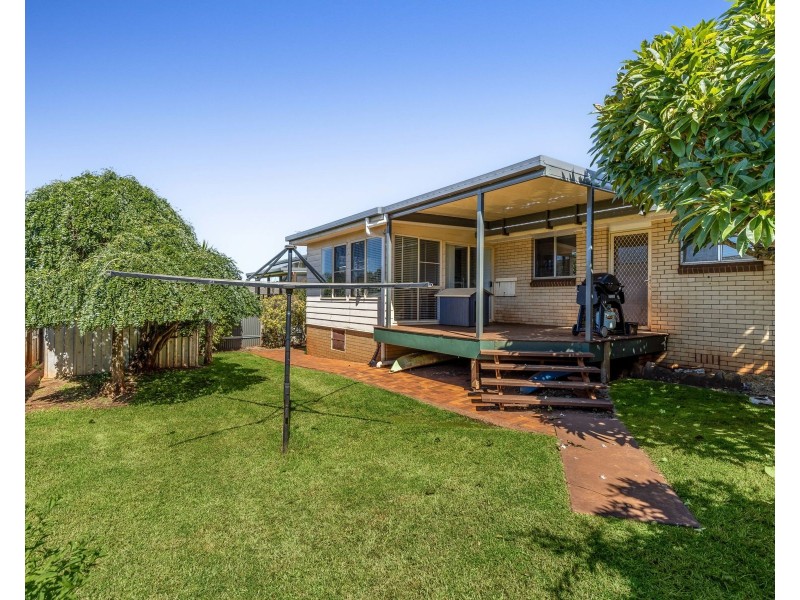4 Raelyn Street, Centenary Heights QLD 4350