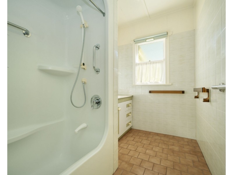 1 Katherine Street, North Toowoomba QLD 4350