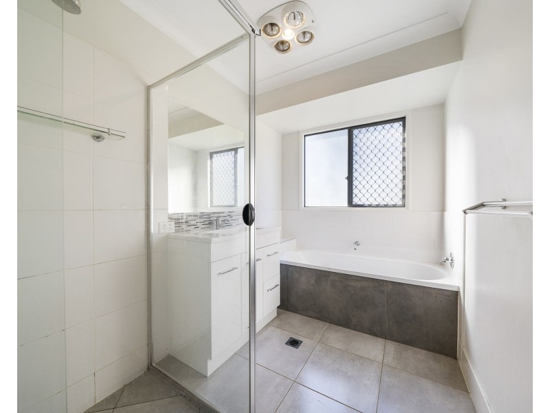 19 Entabeni Drive, Kearneys Spring QLD 4350