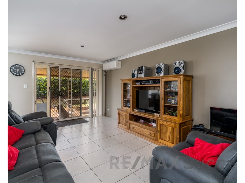 2 Walls Drive, Kearneys Spring QLD 4350