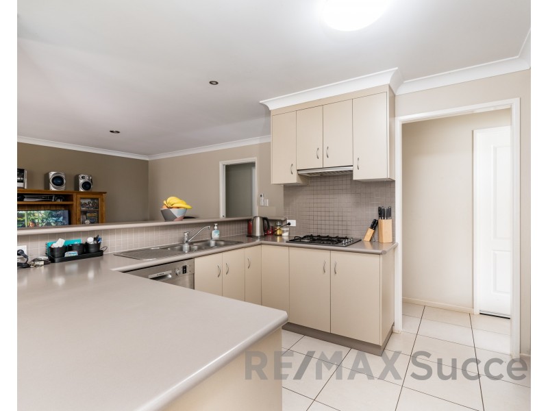 2 Walls Drive, Kearneys Spring QLD 4350