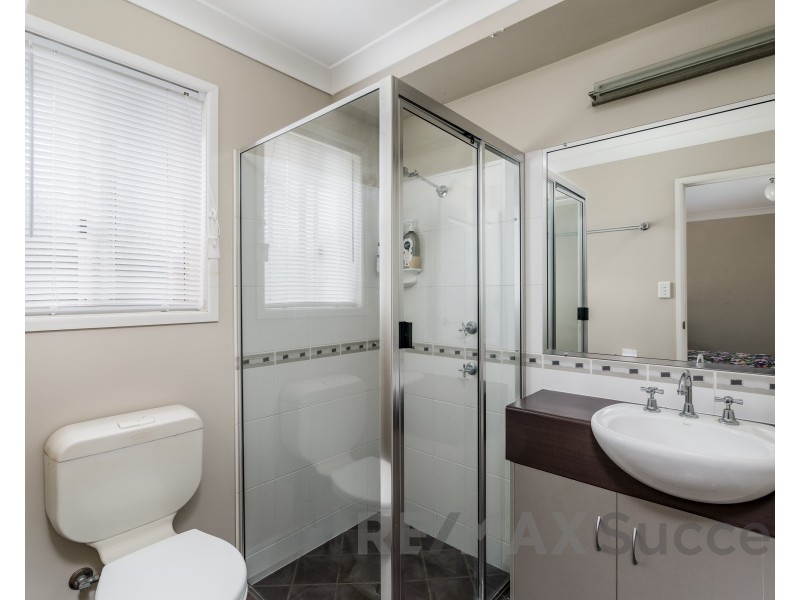 2 Walls Drive, Kearneys Spring QLD 4350