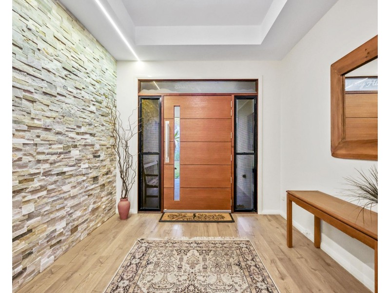 8a Flagstone Creek Road, Middle Ridge QLD 4350