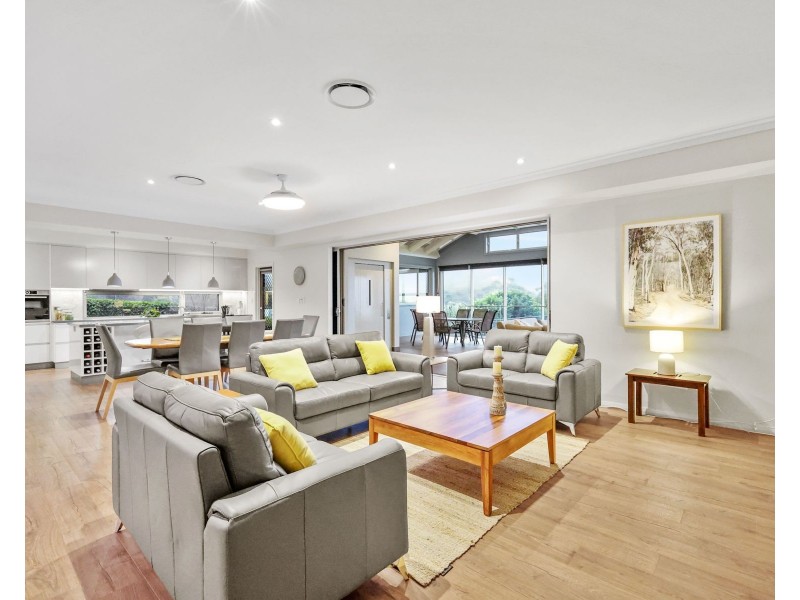 8a Flagstone Creek Road, Middle Ridge QLD 4350