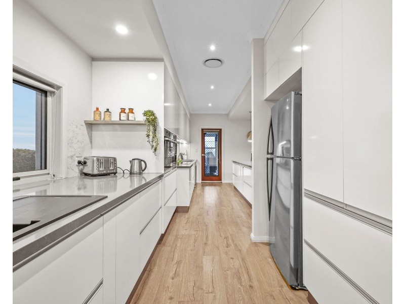 8a Flagstone Creek Road, Middle Ridge QLD 4350