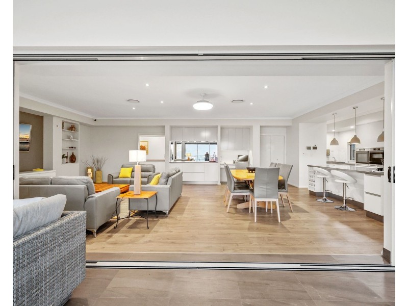8a Flagstone Creek Road, Middle Ridge QLD 4350