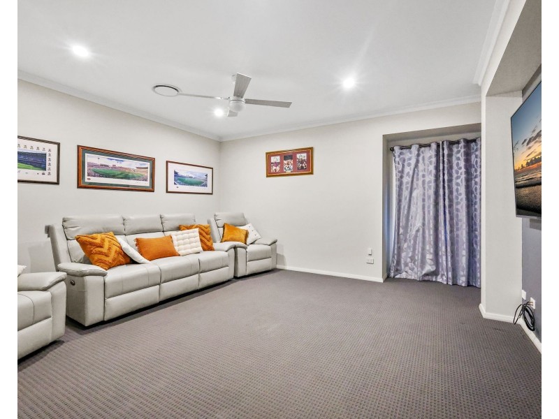 8a Flagstone Creek Road, Middle Ridge QLD 4350