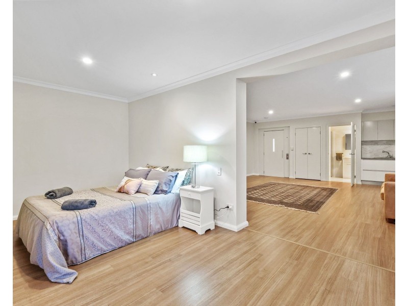 8a Flagstone Creek Road, Middle Ridge QLD 4350