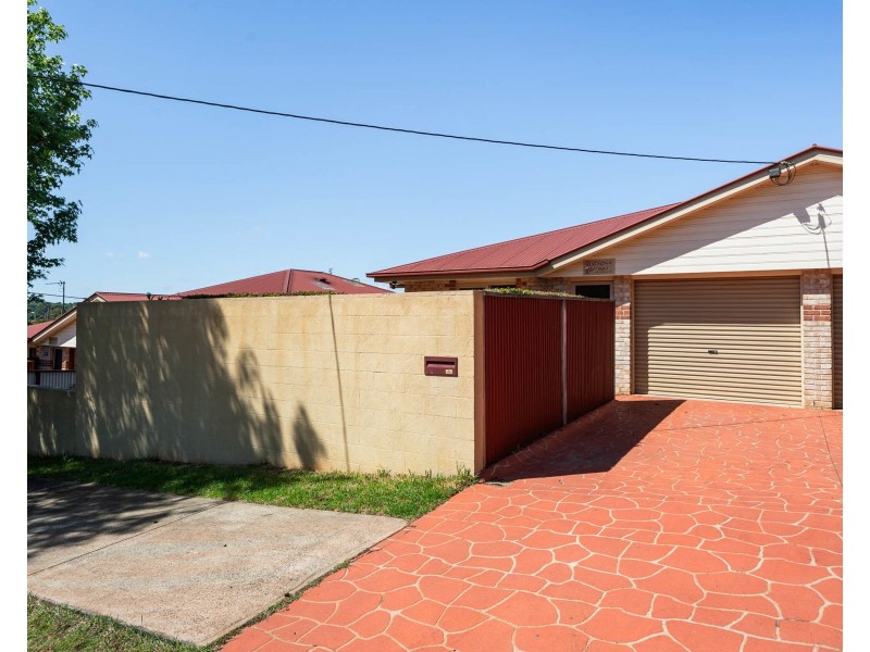 1/402 Alderley Street, Kearneys Spring QLD 4350