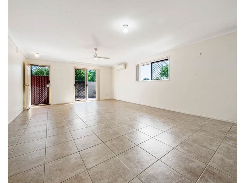 1/402 Alderley Street, Kearneys Spring QLD 4350