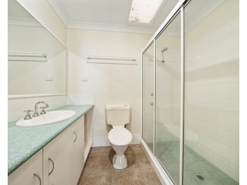1/402 Alderley Street, Kearneys Spring QLD 4350