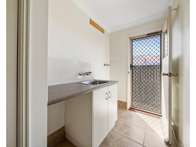 1/402 Alderley Street, Kearneys Spring QLD 4350