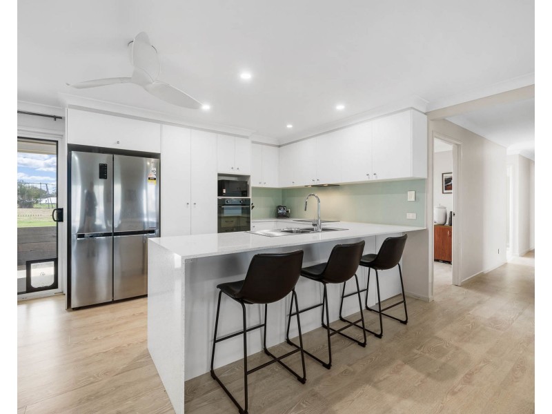 44 Peters Road, Meringandan West QLD 4352