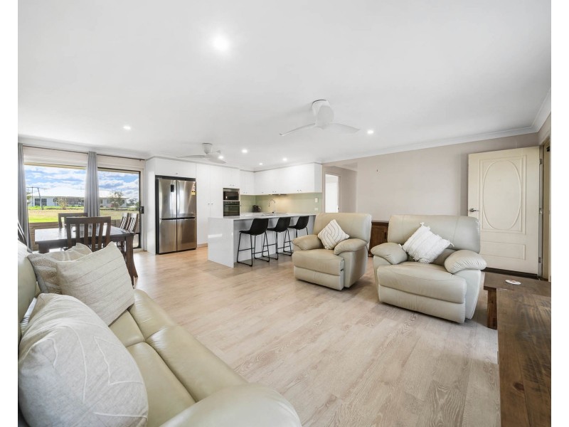 44 Peters Road, Meringandan West QLD 4352