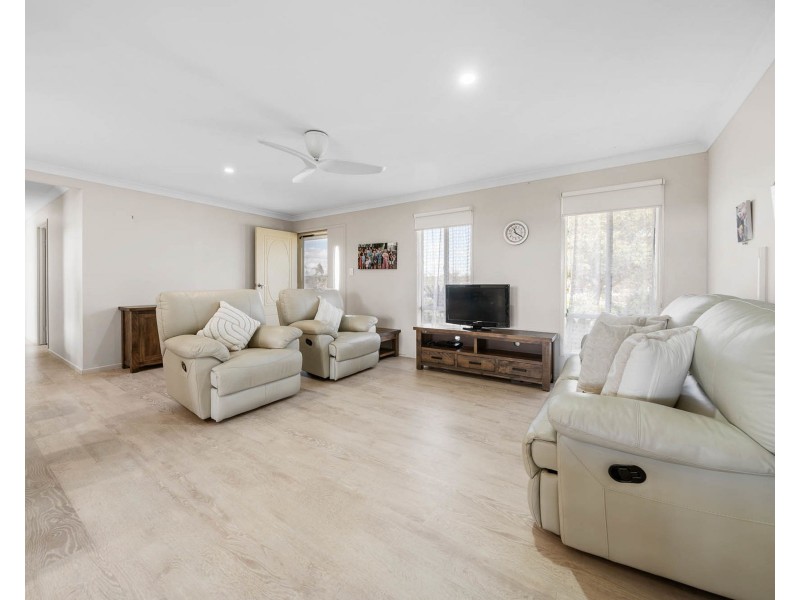 44 Peters Road, Meringandan West QLD 4352