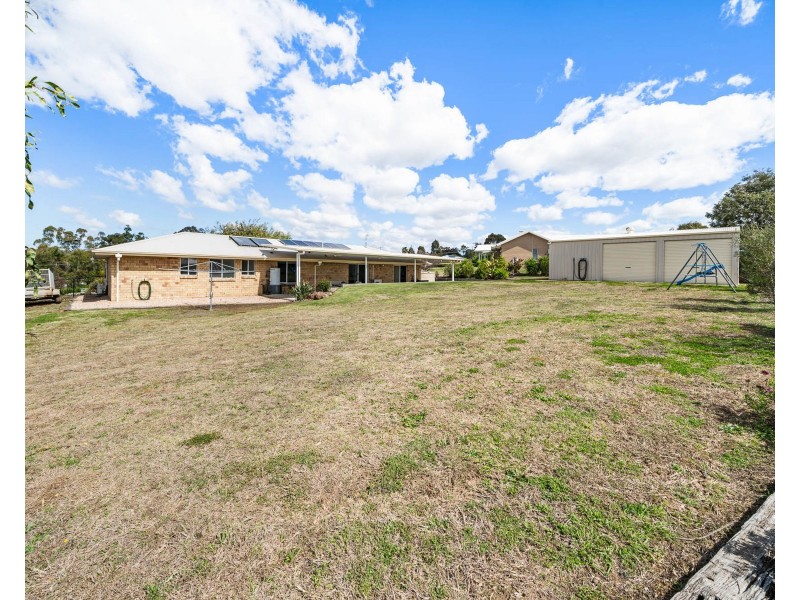 44 Peters Road, Meringandan West QLD 4352