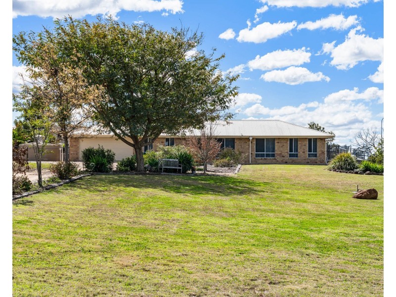 44 Peters Road, Meringandan West QLD 4352