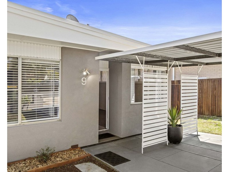 9 Farr Street, Kearneys Spring QLD 4350