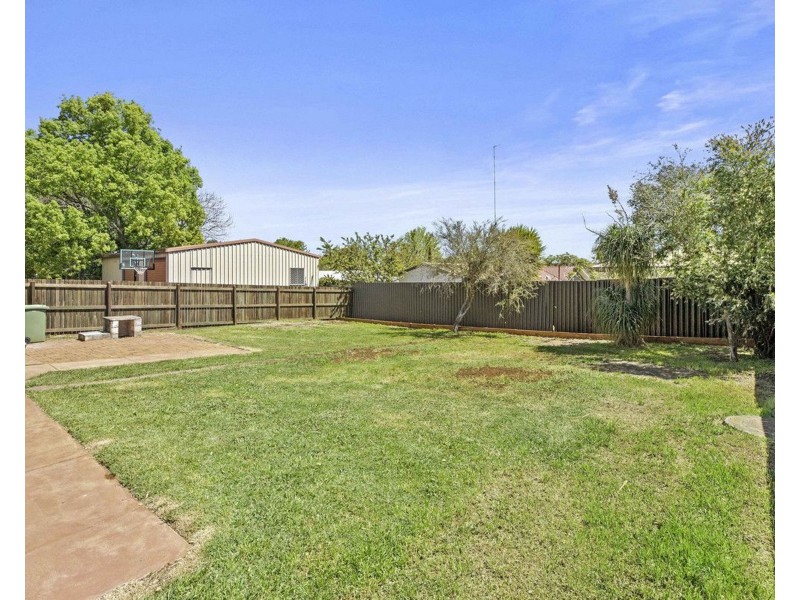 9 Farr Street, Kearneys Spring QLD 4350