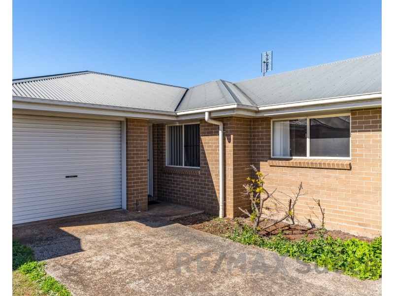 2/10 Northpoint Avenue, Harlaxton QLD 4350