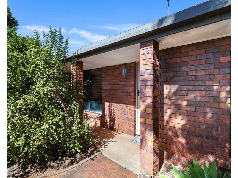 18 Dunemann Street, Kearneys Spring QLD 4350