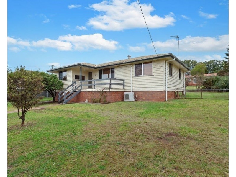 26 Boyes Street, Harristown QLD 4350