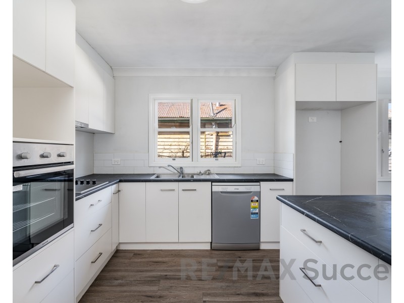 386 Tor Street, Newtown QLD 4350