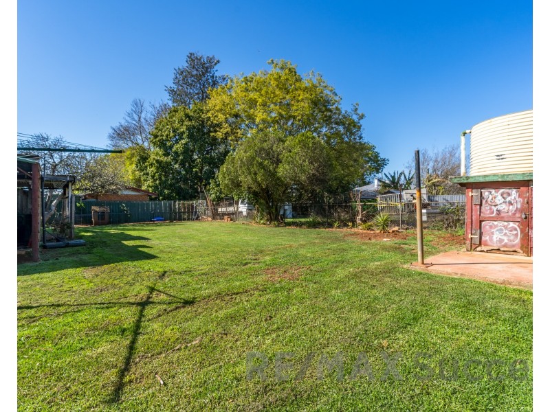 386 Tor Street, Newtown QLD 4350