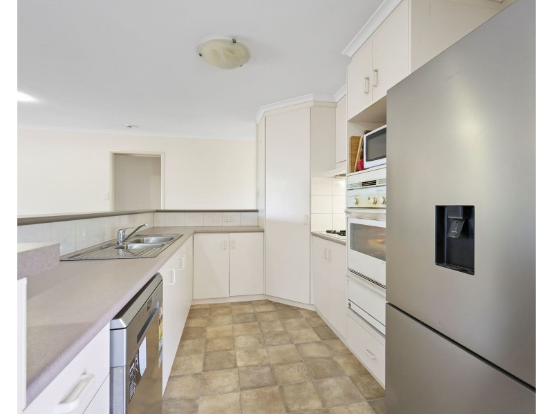 7 Daisy Court, Middle Ridge QLD 4350