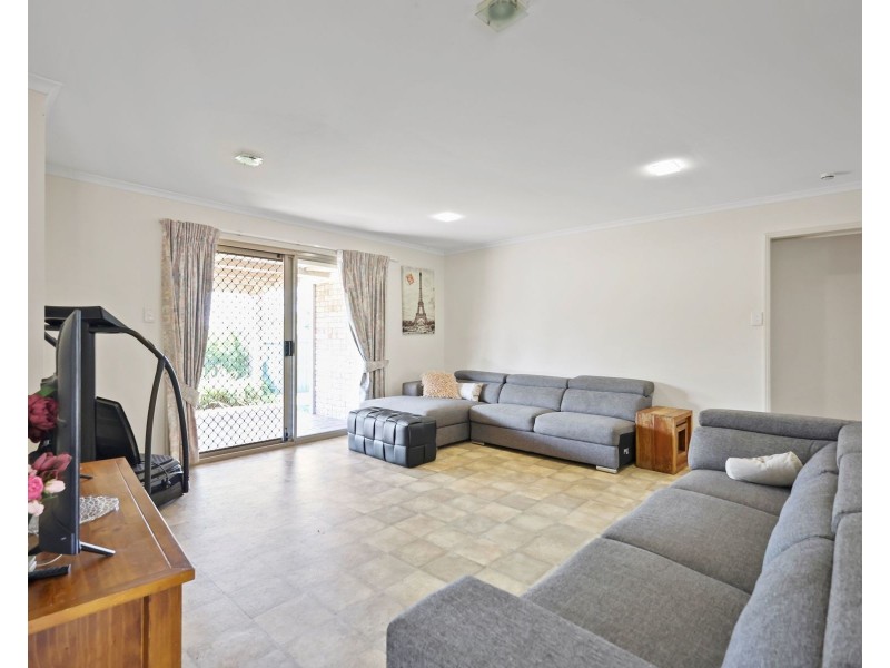 7 Daisy Court, Middle Ridge QLD 4350