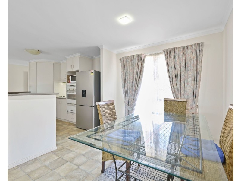 7 Daisy Court, Middle Ridge QLD 4350