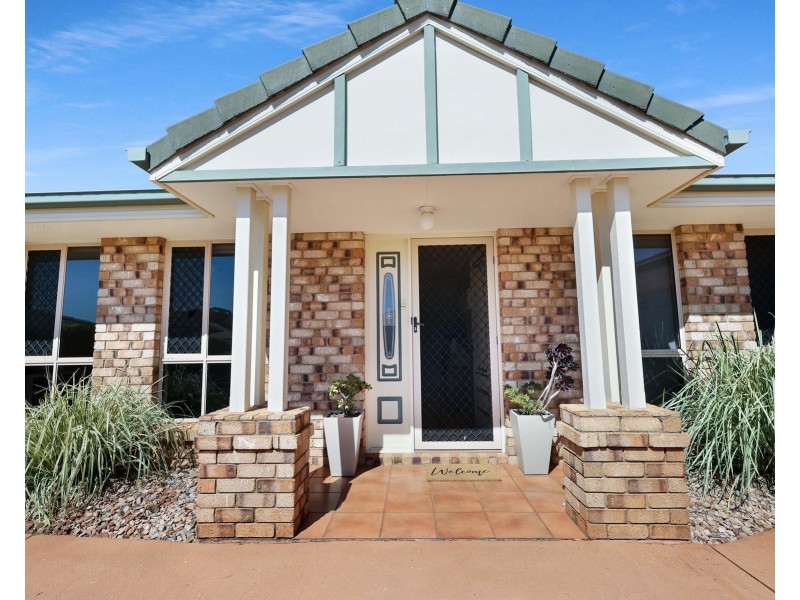 10 Christina Court, Middle Ridge QLD 4350