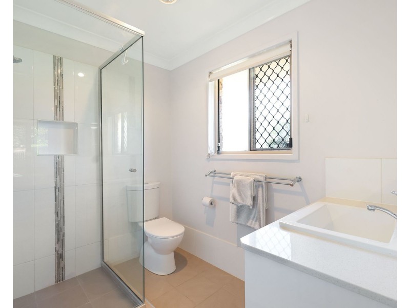 10 Christina Court, Middle Ridge QLD 4350