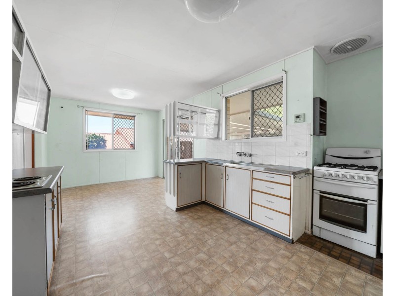 18 Garde Street, Centenary Heights QLD 4350