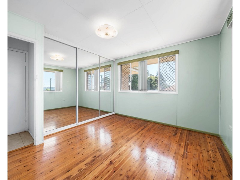 18 Garde Street, Centenary Heights QLD 4350