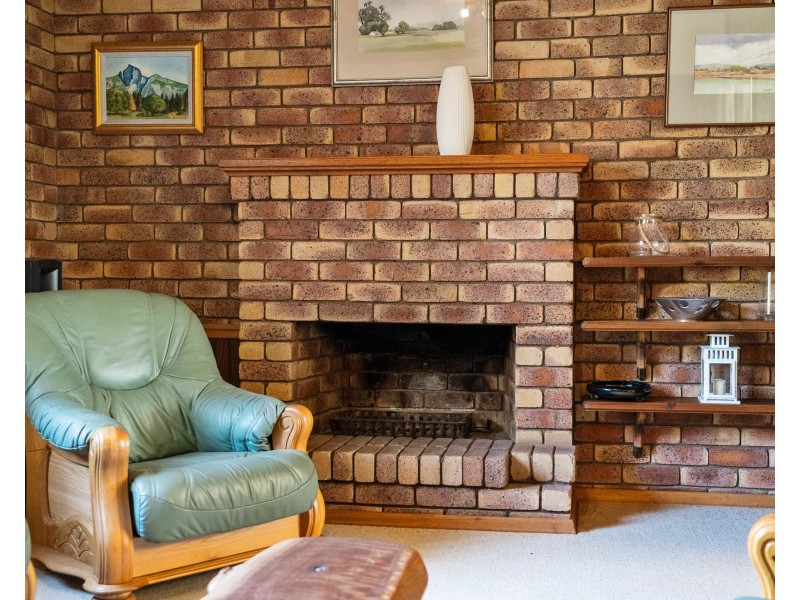 10 Murphys Creek Road, Blue Mountain Heights QLD 4350