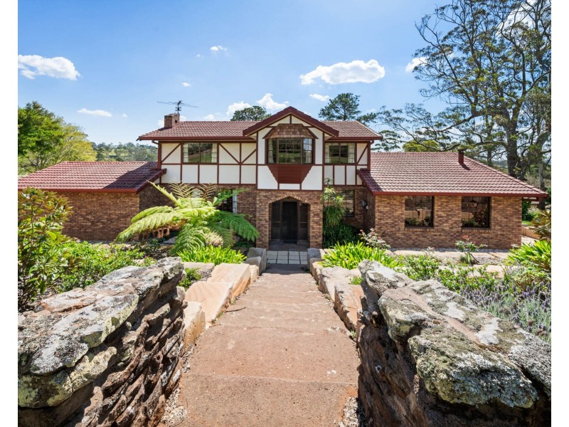 10 Murphys Creek Road, Blue Mountain Heights QLD 4350