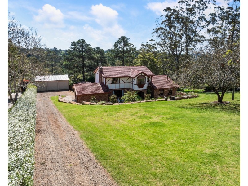 10 Murphys Creek Road, Blue Mountain Heights QLD 4350