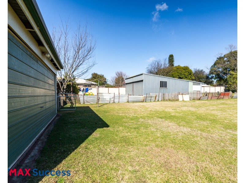 17 Ellis Street, Wilsonton QLD 4350