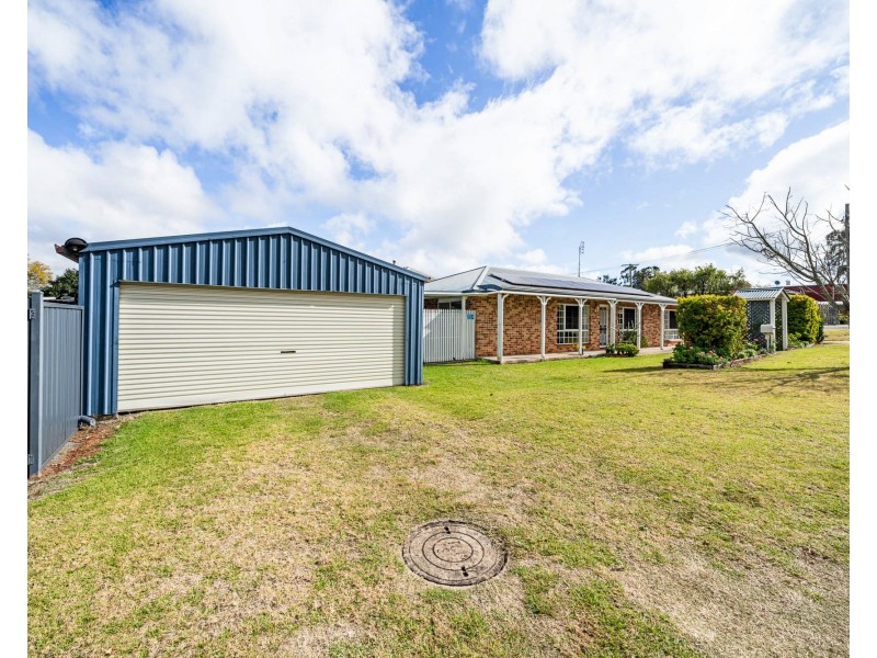 1 Waverley Street, North Toowoomba QLD 4350