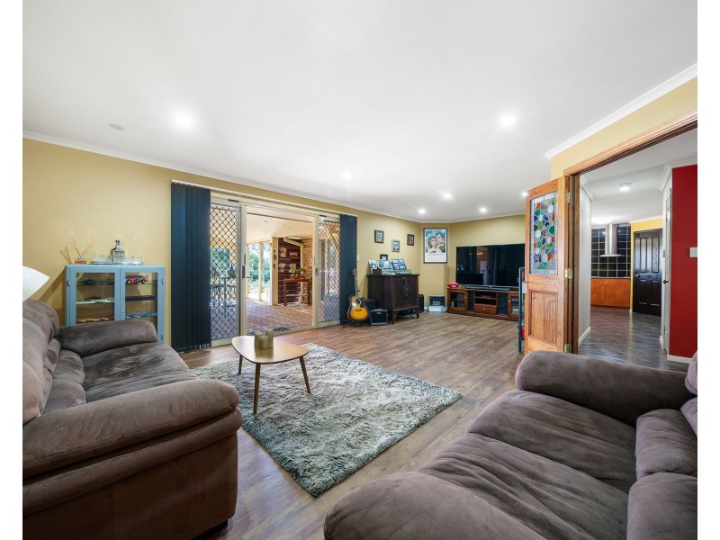 12 Donaghy Court, Highfields QLD 4352