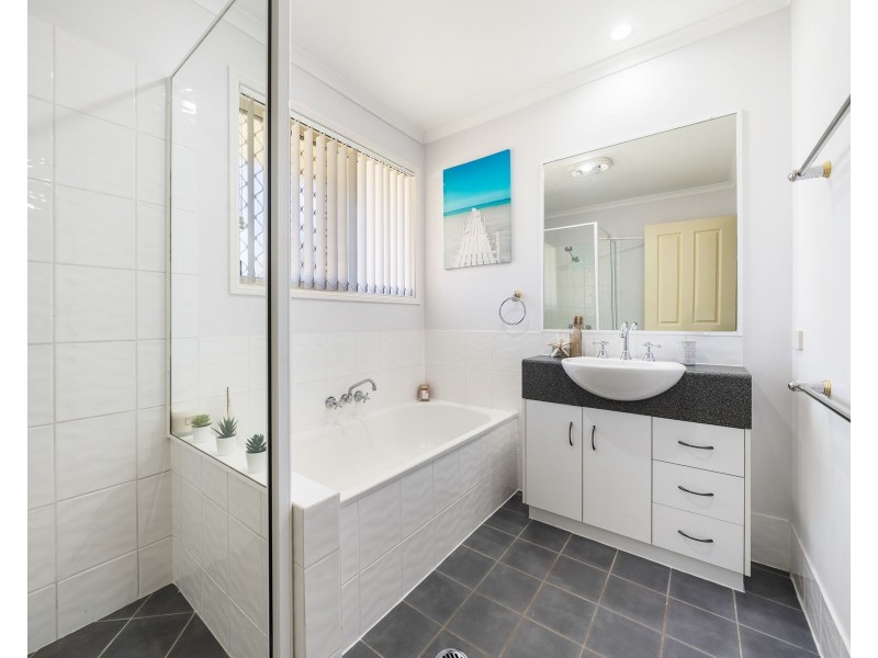 12 Donaghy Court, Highfields QLD 4352