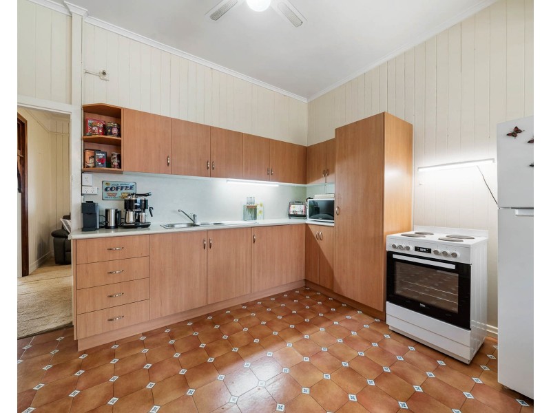2a Kenilworth Street, North Toowoomba QLD 4350