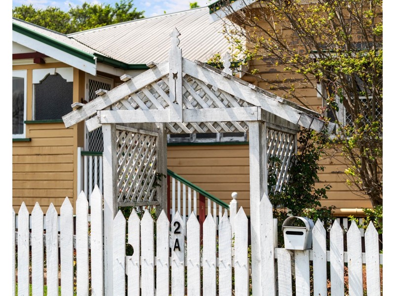 2a Kenilworth Street, North Toowoomba QLD 4350