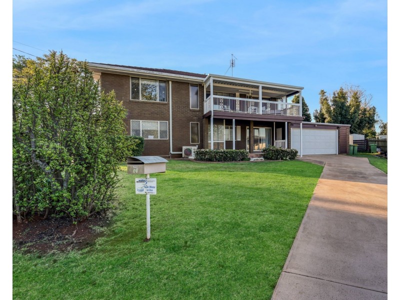 7 Bagot Street, Centenary Heights QLD 4350