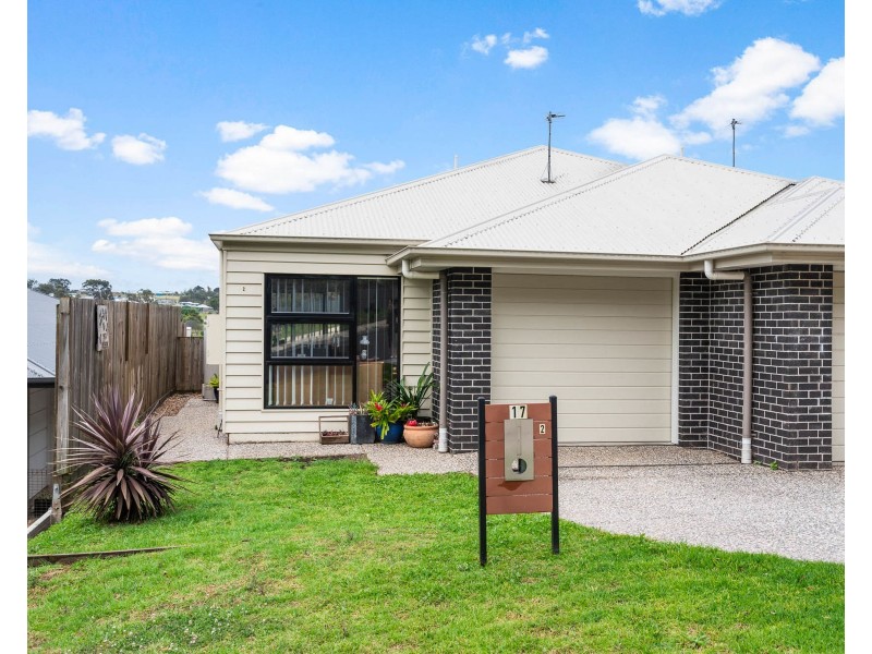 2/17 McInnes Crescent, Glenvale QLD 4350