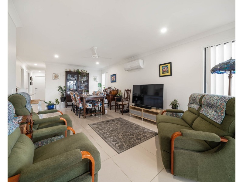 2/17 McInnes Crescent, Glenvale QLD 4350