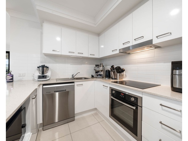 2/17 McInnes Crescent, Glenvale QLD 4350