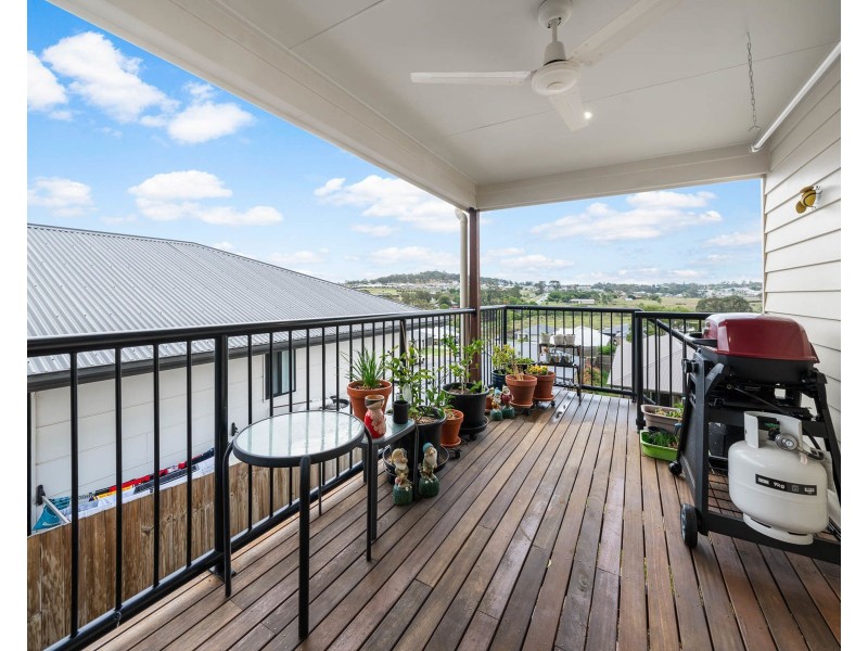 2/17 McInnes Crescent, Glenvale QLD 4350