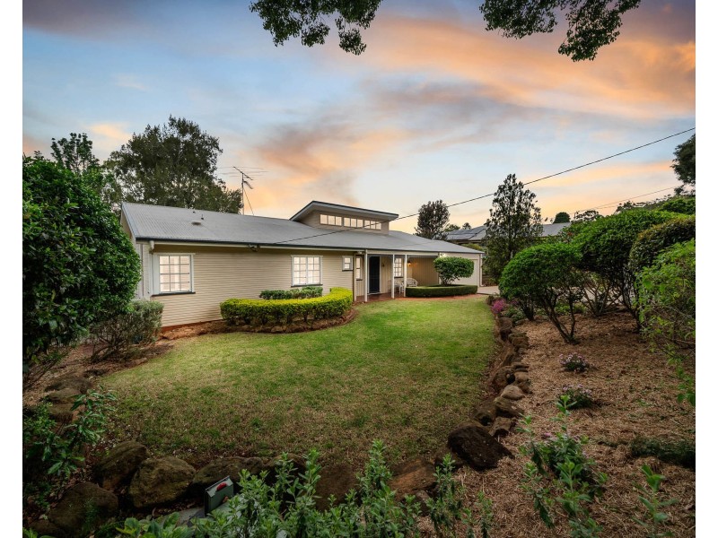 186 Rowbotham Street, Middle Ridge QLD 4350